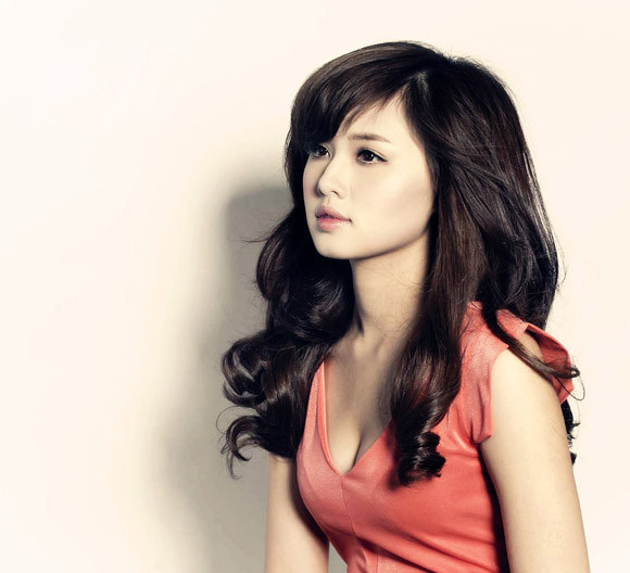 Trước đây, Tâm Tít thường xuất hiện trong hình ảnh thiếu nữ dễ thương, ngọt ngào.