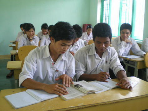 Em Hồ Văn Vưng (bên trái) Em Hồ Văn Vưng (bên trái)