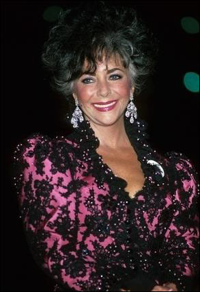 Dù ở lứa tuổi nào, Elizabeth Taylor cũng cho thấy sự khác biệt. Xem thêm: Angela Baby : Mỹ nhân "dao kéo" đẹp nhất điện ảnh Hoa ngữ