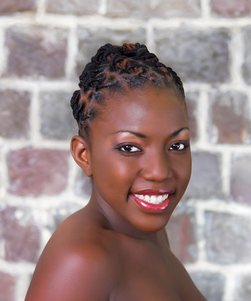 Hoa hậu St Kitts & Nevis - Markysa Krisan O’Loughlin, 20 tuổi, cao 1.68m, đang là sinh viên đại học và cô mong sẽ sớm có bằng đại học. Hoa hậu St Kitts & Nevis - Markysa Krisan O’Loughlin, 20 tuổi, cao 1.68m, đang là sinh viên đại học và cô mong sẽ sớm có bằng đại học.