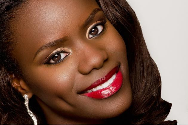 Hoa hậu Bahamas – Daronique Young, 22 tuổi, cao 1.73m, hiện là sinh viên và mong muốn được làm trong ngành du lịch. Hoa hậu Bahamas – Daronique Young, 22 tuổi, cao 1.73m, hiện là sinh viên và mong muốn được làm trong ngành du lịch.