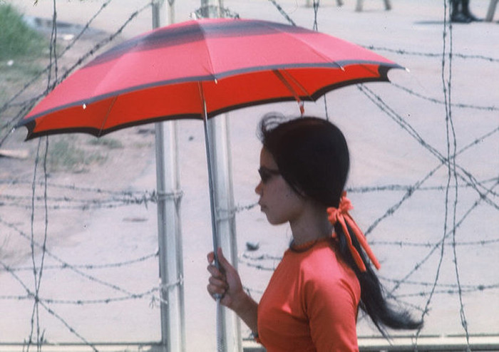 Thiếu nữ Sài Gòn. Ảnh. Darrel Lang. Thiếu nữ Sài Gòn. Ảnh. Darrel Lang.