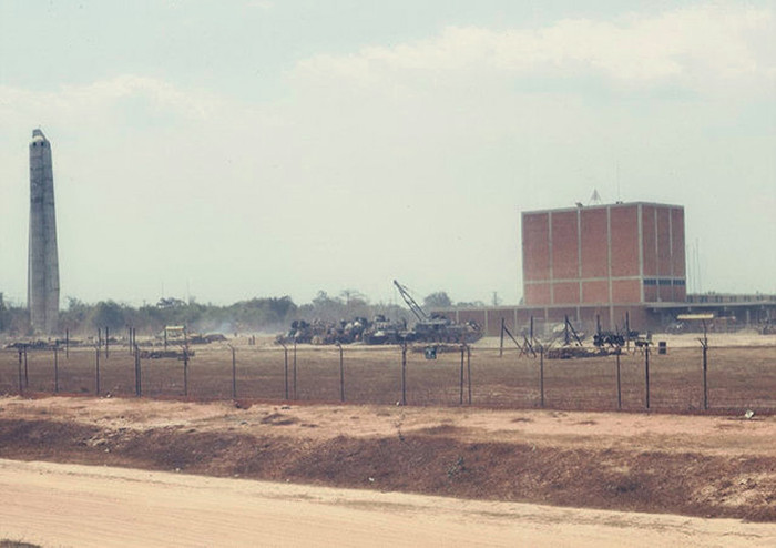 Công ty cấp nước TP HCM dọc theo xa lộ Biên Hòa,bên phải là ngữ tư Thủ Đức, phía sau là Công ty Dệt may VIMYTEX. Ảnh. Darrel Lang. Công ty cấp nước TP HCM dọc theo xa lộ Biên Hòa,bên phải là ngữ tư Thủ Đức, phía sau là Công ty Dệt may VIMYTEX. Ảnh. Darrel Lang.