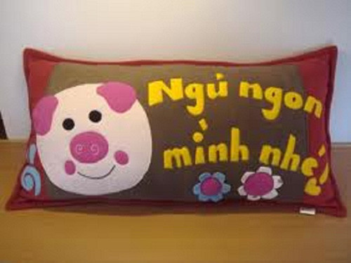 Gối ôm là một sản phẩn được nhiều bạn ưa thích Gối ôm là một sản phẩn được nhiều bạn ưa thích