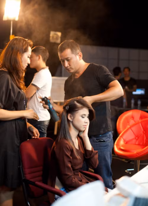 Ba người chơi trên có lẽ là những người phải cố gắp nhiều nhất ở tuần tới, nhưng không vì thế mà những người chơi còn lại được “dễ thở” hơn. Nữ ca sĩ tuổi teen Khởi My từng khá thành công với Lương Bích Hữu và Wonder Girl, còn lần này là nữ ca sĩ Cẩm Ly và ca khúc Chồng xa. Từ chất giọng cho đến ngoại hình cũng có thể nhận thấy đây không phải là một tuần đơn giản với Khởi My.