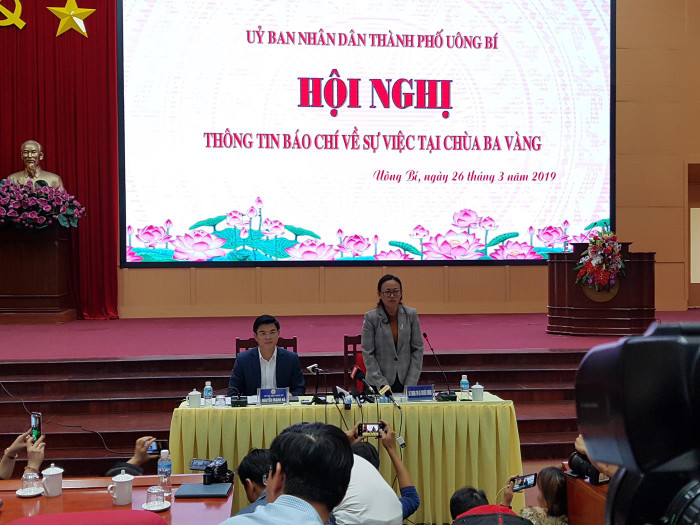 Bà Lê Ngọc Hân, Giám đốc Sở Thông tin và truyền thông Quảng Ninh trả lời câu hỏi của các phóng viên (Ảnh: Lã Tiến) Bà Lê Ngọc Hân, Giám đốc Sở Thông tin và truyền thông Quảng Ninh trả lời câu hỏi của các phóng viên (Ảnh: Lã Tiến)