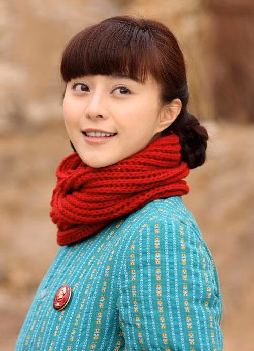 Phạm Băng Băng vẫn xinh đẹp ngay cả khi cô là một thiếu nữ thôn quê. Phạm Băng Băng vẫn xinh đẹp ngay cả khi cô là một thiếu nữ thôn quê.