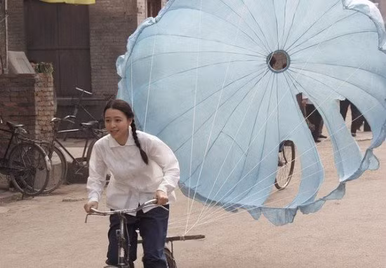 Trương Tịnh Sơ trong phim Khổng Tước (Peacock). Trương Tịnh Sơ trong phim Khổng Tước (Peacock).