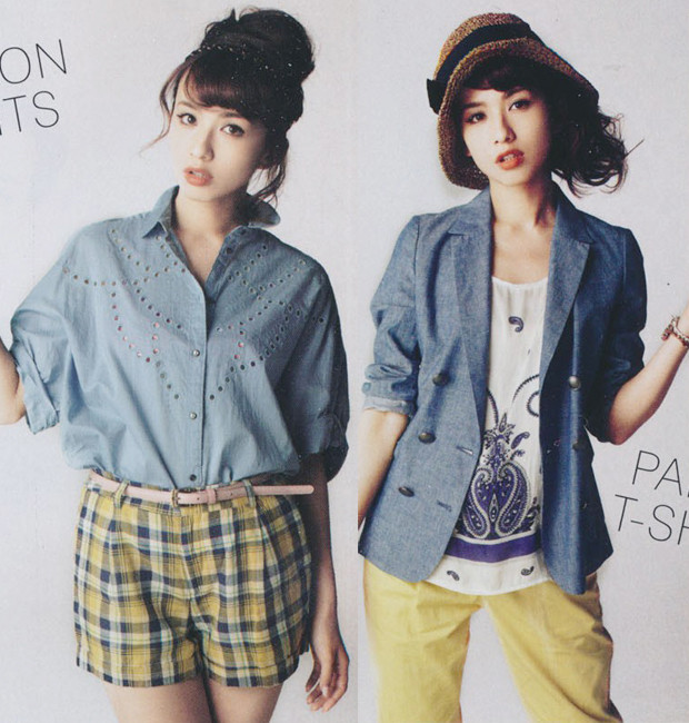 Áo sơ mi được may từ chất liệu phải thô mềm mại, thoáng mát trở nên cá tính khi kết hợp cùng quần sooc kẻ. Dưới dạng chiếc áo vest nữ, nó cũng cho thấy nét phá cách, độc đáo. (Ảnh: H) Xem thêm: Váy chữ A tuyệt xinh cho hè 2012 / Phong cách thời trang Hồ Ngọc Hà.