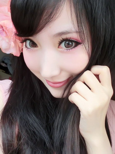 Nhờ sự trợ giúp của nghệ thuật trang điểm, khéo léo tôn lên các đường nét nổi bật trên gương mặt, mỹ nữ này quả thực đẹp đến xao lòng. (Ảnh: H) Xem thêm: Lên đời nhan sắc nhờ trang điểm. Nhờ sự trợ giúp của nghệ thuật trang điểm, khéo léo tôn lên các đường nét nổi bật trên gương mặt, mỹ nữ này quả thực đẹp đến xao lòng. (Ảnh: H) Xem thêm: Lên đời nhan sắc nhờ trang điểm.