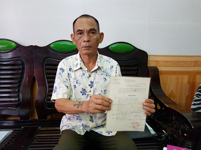 Ông Đỗ Cao Lanh (sinh năm 1950) với quyết định phục viên được cấp sau khi rời quân ngũ (Ảnh: Lã Tiến). Ông Đỗ Cao Lanh (sinh năm 1950) với quyết định phục viên được cấp sau khi rời quân ngũ (Ảnh: Lã Tiến).