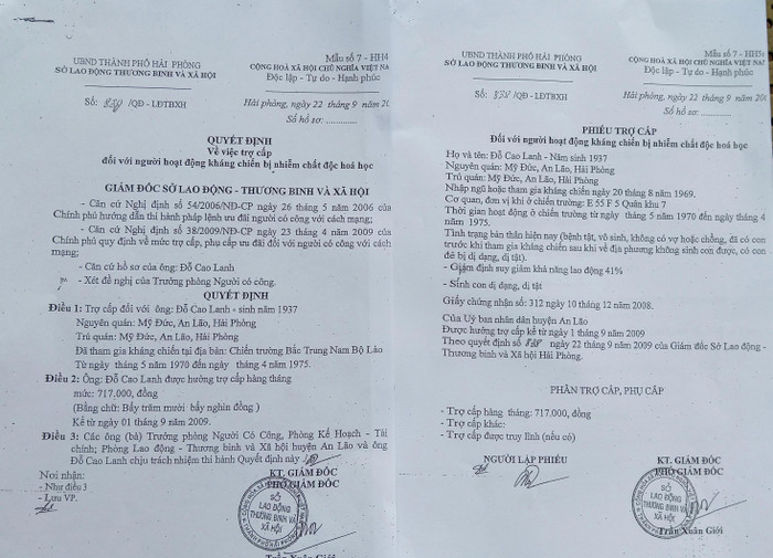 Quyết định và phiếu trợ cấp được cấp cho ông Thanh từ hồ sơ giả mạo (Ảnh: Lã Tiến). Quyết định và phiếu trợ cấp được cấp cho ông Thanh từ hồ sơ giả mạo (Ảnh: Lã Tiến).