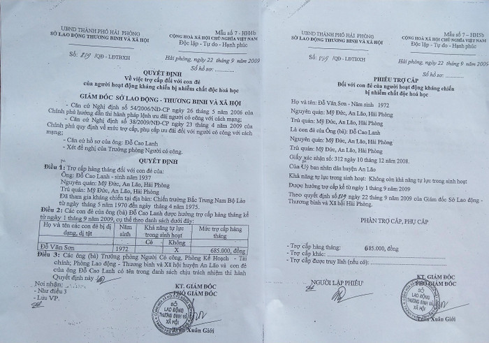 Quyết định và phiếu trợ cấp được cấp cho con trai ông Thanh là Đỗ Văn Sơn từ hồ sơ giả mạo (Ảnh: Lã Tiến). Quyết định và phiếu trợ cấp được cấp cho con trai ông Thanh là Đỗ Văn Sơn từ hồ sơ giả mạo (Ảnh: Lã Tiến).