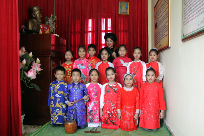 Câu lạc bộ ca trù của Trường Tiểu học Nguyễn Công Trứ (Ảnh: Lã Tiến) Câu lạc bộ ca trù của Trường Tiểu học Nguyễn Công Trứ (Ảnh: Lã Tiến)