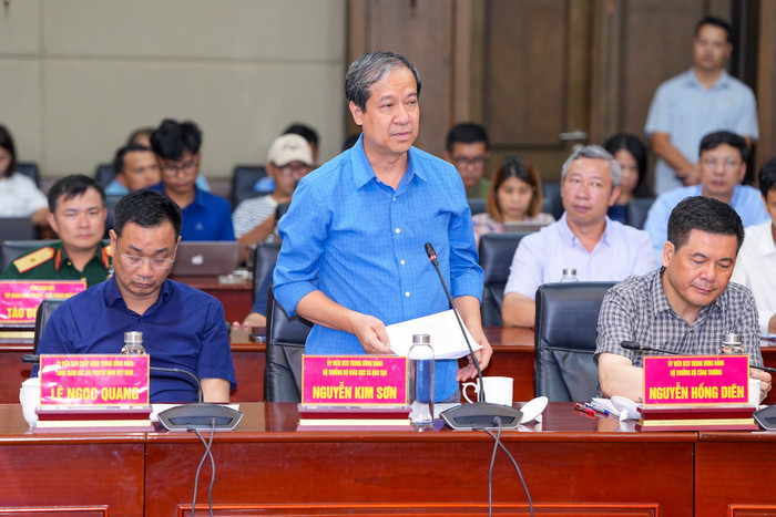 Bộ trưởng Bộ Giáo dục và Đào tạo Nguyễn Kim Sơn phát biểu tại cuộc làm việc (Ảnh: ĐT) nguyen-kim-son.jpg