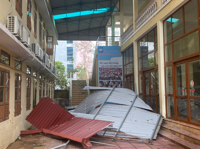 Nhiều trường học ở quận Đồ Sơn bị hư hại sau bão (Ảnh: NTCC) GDVN_khac-phuc-bao-14.jpg