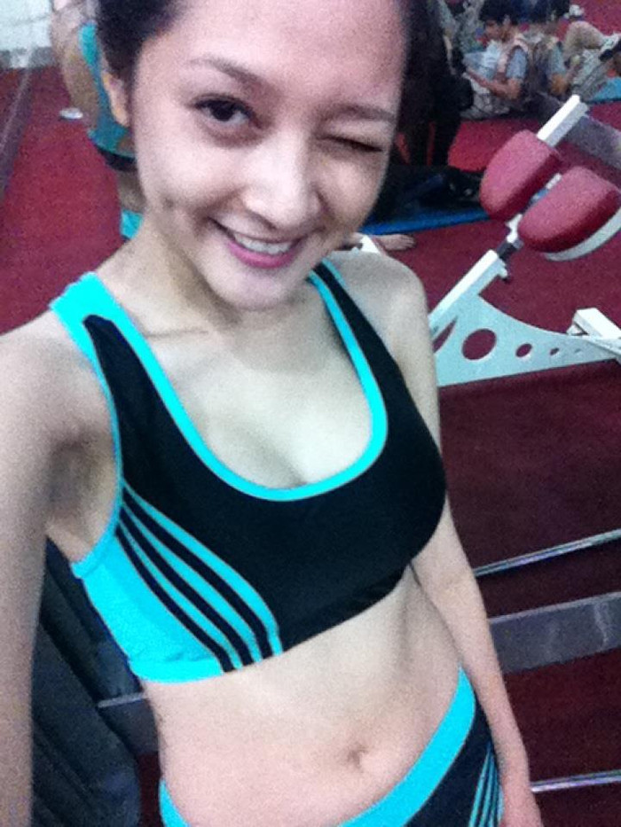 Không ít ảnh tương tự như thế này khi Bảo Anh chụp ảnh theo phong cách tuổi teen hiện nay. Không ít ảnh tương tự như thế này khi Bảo Anh chụp ảnh theo phong cách tuổi teen hiện nay.