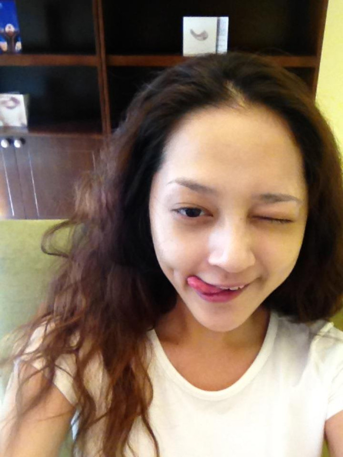 Không ít ảnh tương tự như thế này khi Bảo Anh chụp ảnh theo phong cách tuổi teen hiện nay. Không ít ảnh tương tự như thế này khi Bảo Anh chụp ảnh theo phong cách tuổi teen hiện nay.