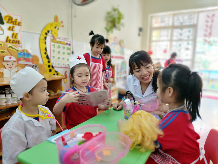 Nhà trường xây dựng môi trường giáo dục lấy trẻ làm trung tâm (Ảnh: Lã Tiến) Nhà trường xây dựng môi trường giáo dục lấy trẻ làm trung tâm (Ảnh: Lã Tiến)