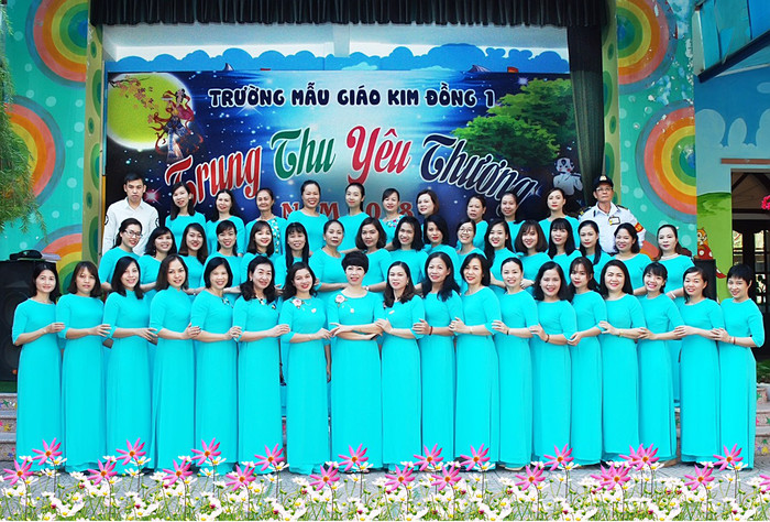 Đội ngũ cán bộ, giáo viên và nhân viên nhà trường giỏi chuyên môn, nghiệp vụ, đáp ứng yêu cầu dạy học (Ảnh: CTV) Đội ngũ cán bộ, giáo viên và nhân viên nhà trường giỏi chuyên môn, nghiệp vụ, đáp ứng yêu cầu dạy học (Ảnh: CTV)