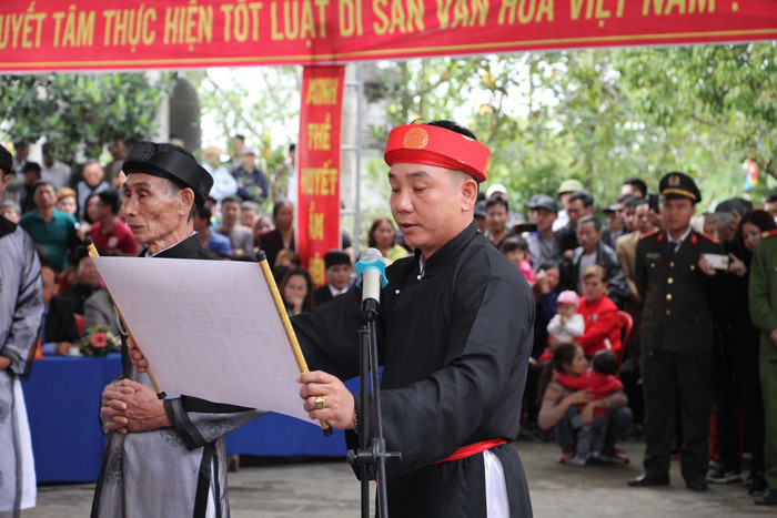Nghi lễ tấu Hịch Minh Thề vang lên (Ảnh: Lã Tiến) Nghi lễ tấu Hịch Minh Thề vang lên (Ảnh: Lã Tiến)