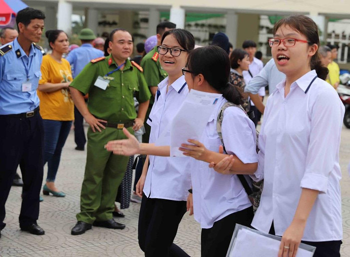 Nhiều thí sinh phấn khởi sau khi đã hoàn thành tốt bài thi (Ảnh: CTV) Nhiều thí sinh phấn khởi sau khi đã hoàn thành tốt bài thi (Ảnh: CTV)