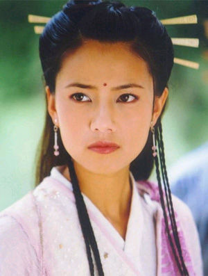 Chu Chỉ Nhược của Cao Viên Viên do Á Hoàn sản xuất năm 2002.