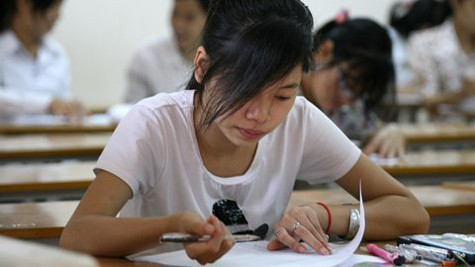 Thí sinh trước giờ làm bài thi. (Ảnh: Lê Anh Dũng)