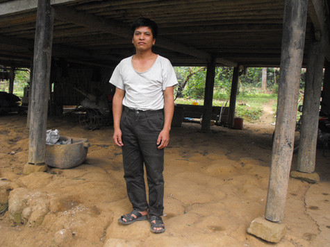 Anh Ánh rơm rớm hai hàng nước mắt khi nhắc đến cha mẹ già của mình Anh Ánh rơm rớm hai hàng nước mắt khi nhắc đến cha mẹ già của mình