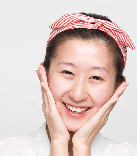 Gương mặt mộc trước khi trang điểm. Xem thêm: Lên đời nhan sắc nhờ trang điểm / Điểm danh những chiếc cằm mới của Sao Việt. Gương mặt mộc trước khi trang điểm. Xem thêm: Lên đời nhan sắc nhờ trang điểm / Điểm danh những chiếc cằm mới của Sao Việt.