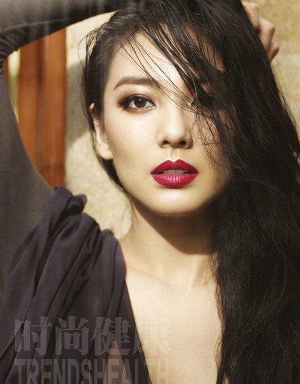 Gương mặt khả ái với các đường nét cân đối của Trương Vũ Kỳ. Đôi mắt có ánh nhìn phiêu bồng, chiếc mũi cao xinh xắn, bờ môi đầy gợi cảm. (Ảnh: S) Xem thêm: Điểm danh những chiếc cằm mới của Sao Việt. Gương mặt khả ái với các đường nét cân đối của Trương Vũ Kỳ. Đôi mắt có ánh nhìn phiêu bồng, chiếc mũi cao xinh xắn, bờ môi đầy gợi cảm. (Ảnh: S) Xem thêm: Điểm danh những chiếc cằm mới của Sao Việt.