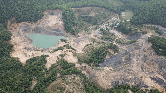 Nhiều rừng bị tàn phá trong thời gian dài để khai thác than trái phép (Ảnh: Lã Tiến) Nhiều rừng bị tàn phá trong thời gian dài để khai thác than trái phép (Ảnh: Lã Tiến)