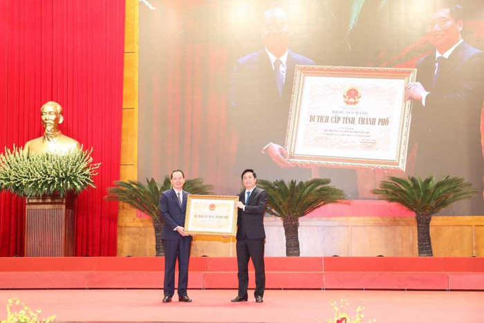 Trụ sở Công ty Pháp mỏ than Bắc Kỳ được Ủy ban nhân dân tỉnh Quảng Ninh công nhận Di tích lịch sử cấp tỉnh, thành phố (Ảnh: ĐP) Trụ sở Công ty Pháp mỏ than Bắc Kỳ được Ủy ban nhân dân tỉnh Quảng Ninh công nhận Di tích lịch sử cấp tỉnh, thành phố (Ảnh: ĐP)