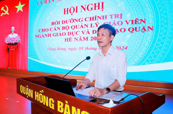 Ông Nguyễn Văn Hiểu - Phó Trưởng Ban Tuyên giáo Thành ủy Hải Phòng chia sẻ tại hội nghị (ảnh: HT) hb-doi-duong-2.jpg