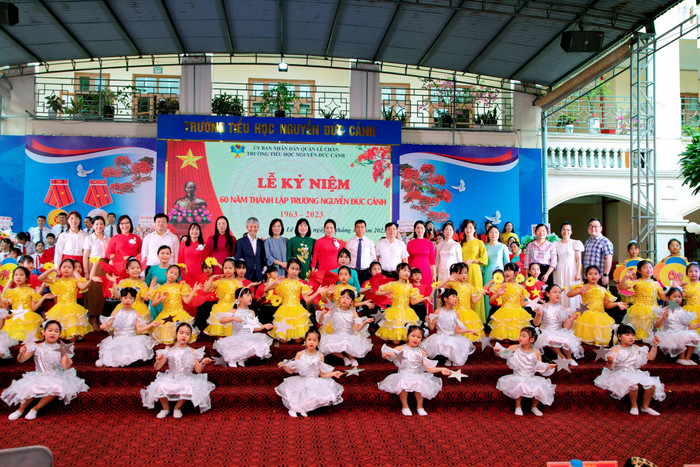 Các đại biểu chụp ảnh lưu niệm (Ảnh: NC) Các đại biểu chụp ảnh lưu niệm (Ảnh: NC)