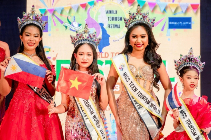 Em Trần Ngọc Gia Hân đăng quang cuộc thi "Little Miss World Tourism" 2023 (Ảnh: NVCC) Em Trần Ngọc Gia Hân đăng quang cuộc thi "Little Miss World Tourism" 2023 (Ảnh: NVCC)