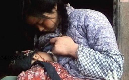 Nữ diễn viên trẻ Từ Thủ Lợi từng gây chú ý với cảnh giường chiếu trong phim “Miền sơn cước” và trong một bộ phim khác, Từ Thủ Lợi được đánh giá cao với một vai phụ khi cho con bú. Vai diễn phụ lại đem đến cho người đẹp giải Xa Mã tại LHP Tây An lần thứ nhất với giải Nữ diễn viên phụ xuất sắc nhất.