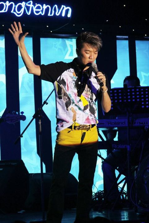 Và "sư phụ" Mr. Đàm cũng phiêu cùng các học trò.