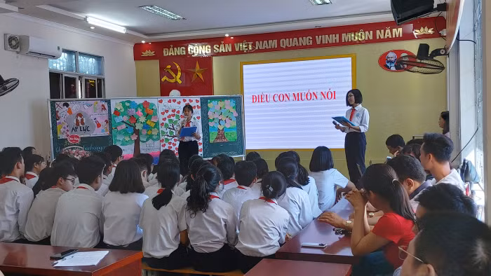 Hiệu trưởng các nhà trường phải chịu trách nhiệm, bị xử lý kỷ luật nếu để xảy ra lạm thu (Ảnh: Lã Tiến)