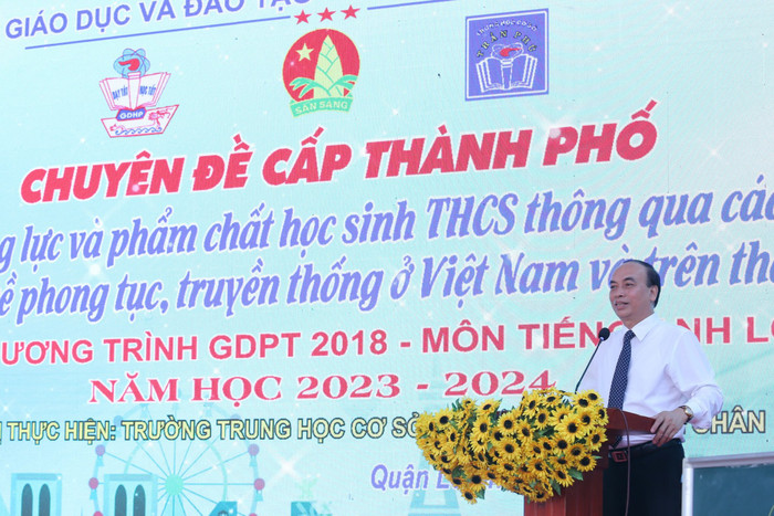 Ông Đỗ Văn Lợi - Phó giám đốc Sở Giáo dục và Đào tạo Hải Phòng phát biểu chỉ đạo tại chuyên đề (Ảnh: LT) Ông Đỗ Văn Lợi - Phó giám đốc Sở Giáo dục và Đào tạo Hải Phòng phát biểu chỉ đạo tại chuyên đề (Ảnh: LT)