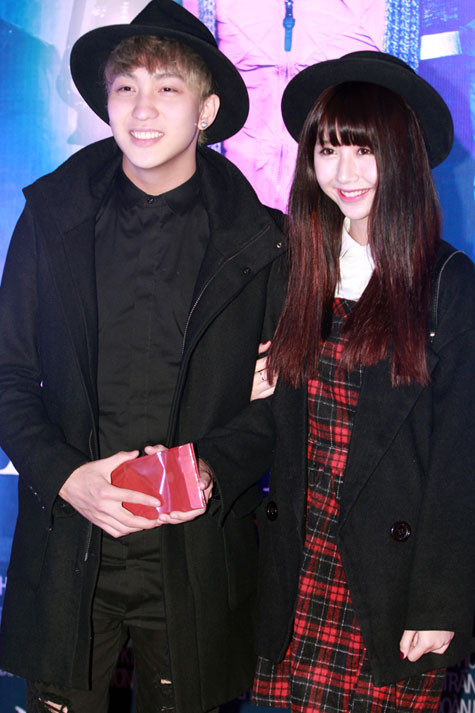 Cặp đôi hot boy, hot girl nổi tiếng Hà Nội là Quỳnh Anh và Bê Trần cũng háo hức đến xem phim Cặp đôi hot boy, hot girl nổi tiếng Hà Nội là Quỳnh Anh và Bê Trần cũng háo hức đến xem phim