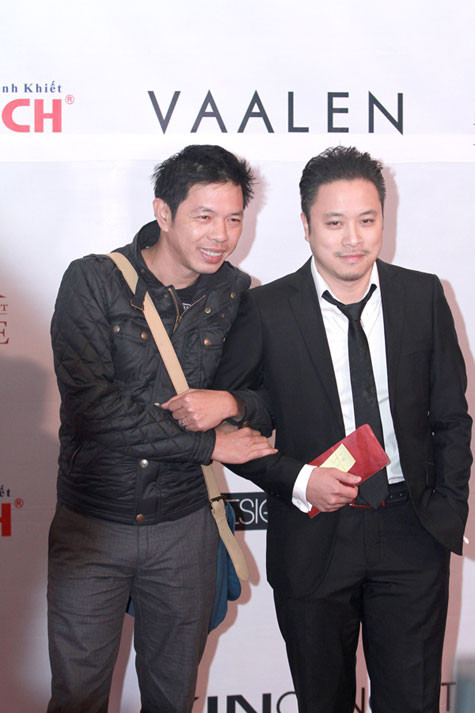 Được ca ngợi là 'ông hoàng phòng vé' nhưng trong buổi ra mắt tôi qua, Thái Hòa lại phủ nhận danh hiệu này và anh cho biết vẫn có những phim của anh lỗ kinh khủng như: Lấy chồng người ta, Lửa phật.... Được ca ngợi là 'ông hoàng phòng vé' nhưng trong buổi ra mắt tôi qua, Thái Hòa lại phủ nhận danh hiệu này và anh cho biết vẫn có những phim của anh lỗ kinh khủng như: Lấy chồng người ta, Lửa phật....