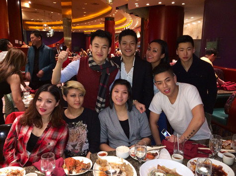 Ăn uống cùng bạn bè, đồng nghiệp tại Mỹ