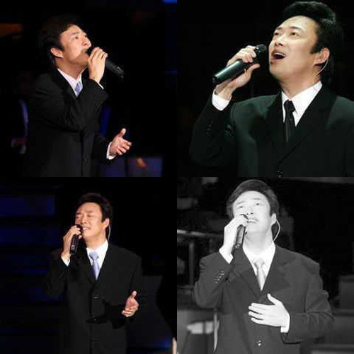 Nam ca sĩ lừng lẫy Phí Ngọc Thanh, cây đại thụ trong làng “nhạc đỏ” của Trung Quốc. Tư thế quen thuộc của ông là luôn cầm mic và ngẩng đầu 45 độ, tay trái hướng ra phía trước hoặc đặt lên ngực.