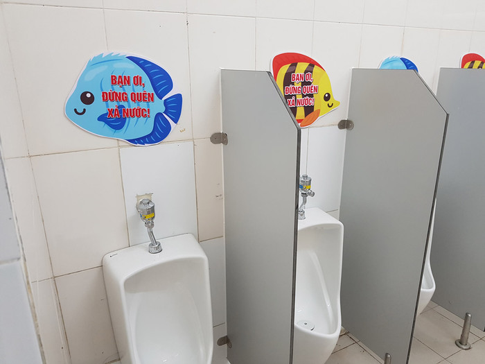 Khu vệ sinh mới được cải tạo khang trang, tiện nghi, đáp ứng tiêu chuẩn tối thiểu (Ảnh: Lã Tiến) Khu vệ sinh mới được cải tạo khang trang, tiện nghi, đáp ứng tiêu chuẩn tối thiểu (Ảnh: Lã Tiến)