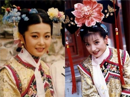 Lạc Lâm Cách Cách do Lỗ Văn đóng trong phim bộ "Tân Nguyệt Cách Cách" 1994, và nàng Cách Cách Triệu Vy trong "Hoàn Châu Cách Cách". Lạc Lâm Cách Cách do Lỗ Văn đóng trong phim bộ "Tân Nguyệt Cách Cách" 1994, và nàng Cách Cách Triệu Vy trong "Hoàn Châu Cách Cách".