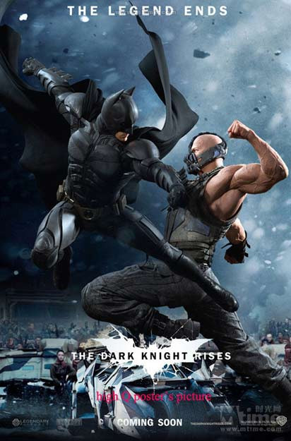 Chỉ biết, The Dark Knight Rises lấy bối cảnh thời gian 8 năm sau những sự kiện trong The Dark Knight, khi những uẩn khúc đằng sau cái chết của Chưởng lý Harvey Dent bị che đậy, còn Batman thì phải chịu cảnh bị cảnh sát săn đuổi giống như một kẻ ngoài vòng pháp luật. “Anh ấy (Bruce Wayne / Batman) sống ẩn dật và cũng không còn được sung sức như trước nữa,” Christian Bale chia sẻ. Chỉ biết, The Dark Knight Rises lấy bối cảnh thời gian 8 năm sau những sự kiện trong The Dark Knight, khi những uẩn khúc đằng sau cái chết của Chưởng lý Harvey Dent bị che đậy, còn Batman thì phải chịu cảnh bị cảnh sát săn đuổi giống như một kẻ ngoài vòng pháp luật. “Anh ấy (Bruce Wayne / Batman) sống ẩn dật và cũng không còn được sung sức như trước nữa,” Christian Bale chia sẻ.