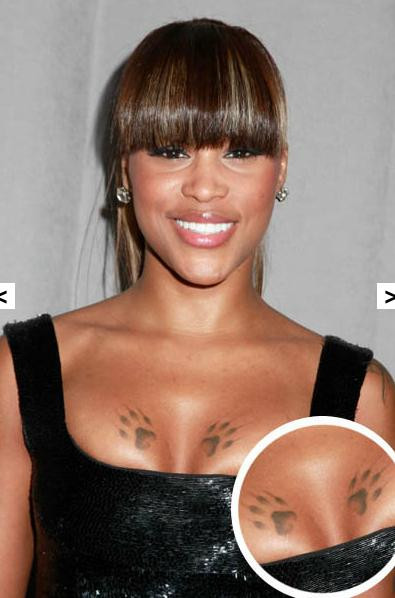 Nữ ca sĩ nhạc rap người Mỹ Eve với hình xăm vết chân của một loài động vật ở ngay phía trên vòng một khá độc đáo và khó có thể bắt chước. Theo nhiều người thì hình xăm này khá gợi cảm và lạ.