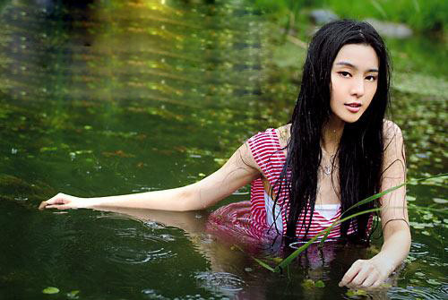 Phạm Băng Băng đã không còn xa lạ với những bức hình kiểu này. Phạm Băng Băng đã không còn xa lạ với những bức hình kiểu này.