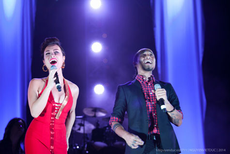 Uyên Linh và Phạm Anh Khoa song ca 'Chờ người nơi ấy' Uyên Linh và Phạm Anh Khoa song ca 'Chờ người nơi ấy'